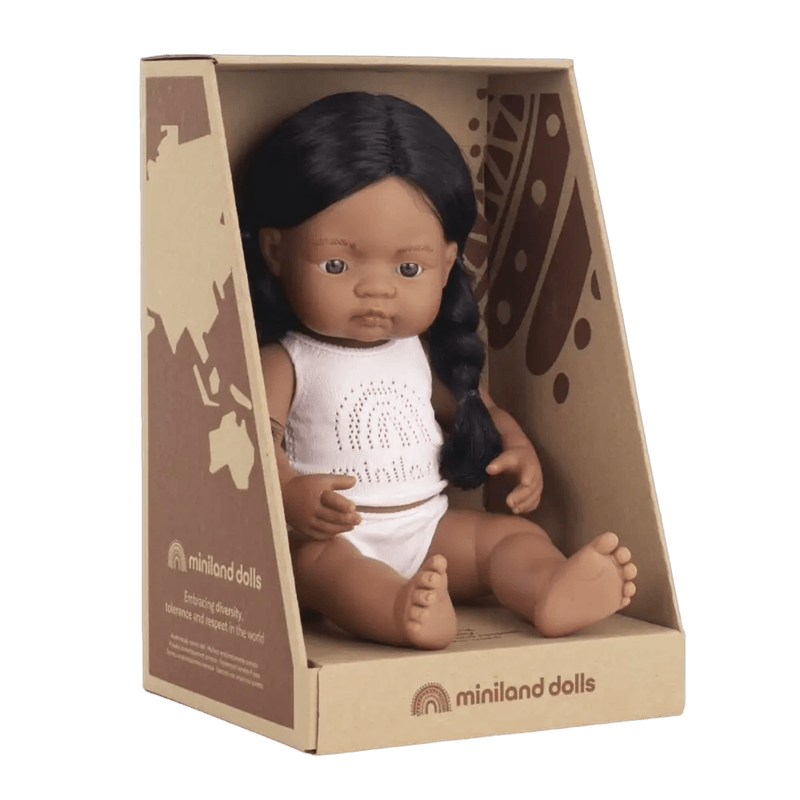 Jucarii, Copii si Bebe - Jucarii si jocuri - Papusi si accesorii - Papusi - Papusa 38 cm, fetita nativ americana, cu corp parfumat - Infinity.ro