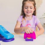 Jucarii, Copii si Bebe - Jucarii si jocuri - Jucarii & jocuri educative - Pasta, lut si nisip modelabil - Set nisip kinetic Atelierul magic - PlayfoamA® - Infinity.ro