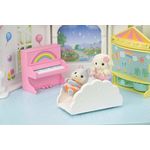 Jucarii, Copii si Bebe - Jucarii si jocuri - Papusi si accesorii - Casute de papusi si mobilier - Sylvanian Families-Loc De Joaca Castel Culori Vesele - Infinity.ro
