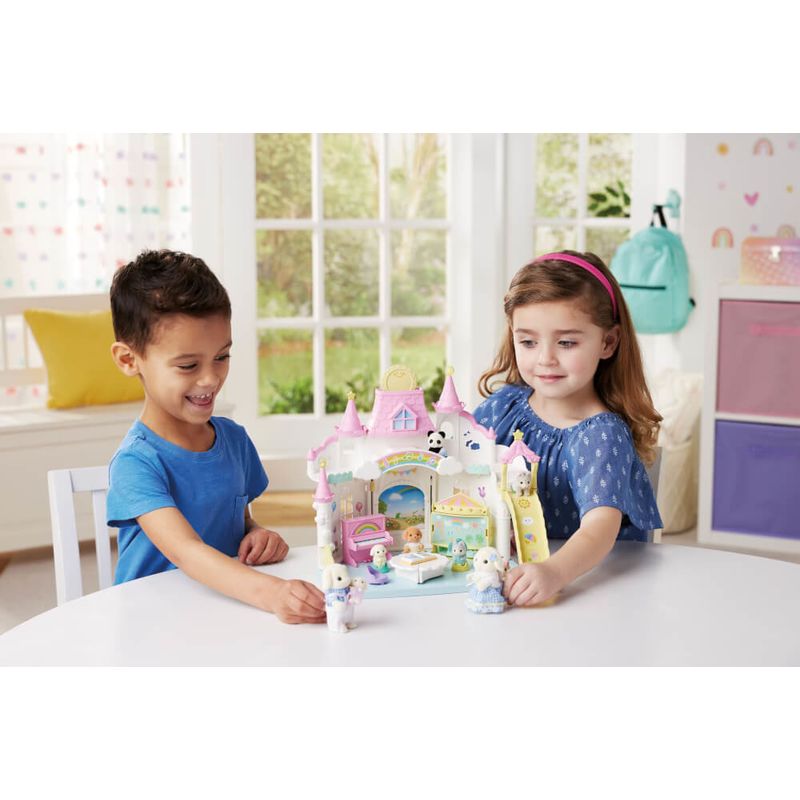 Jucarii, Copii si Bebe - Jucarii si jocuri - Papusi si accesorii - Casute de papusi si mobilier - Sylvanian Families-Loc De Joaca Castel Culori Vesele - Infinity.ro