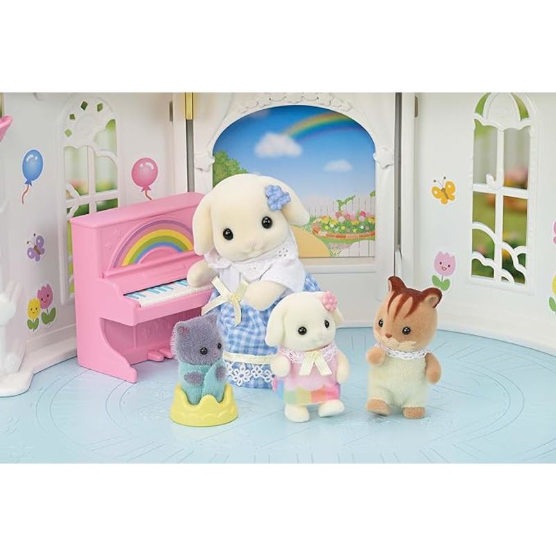 Jucarii, Copii si Bebe - Jucarii si jocuri - Papusi si accesorii - Casute de papusi si mobilier - Sylvanian Families-Loc De Joaca Castel Culori Vesele - Infinity.ro
