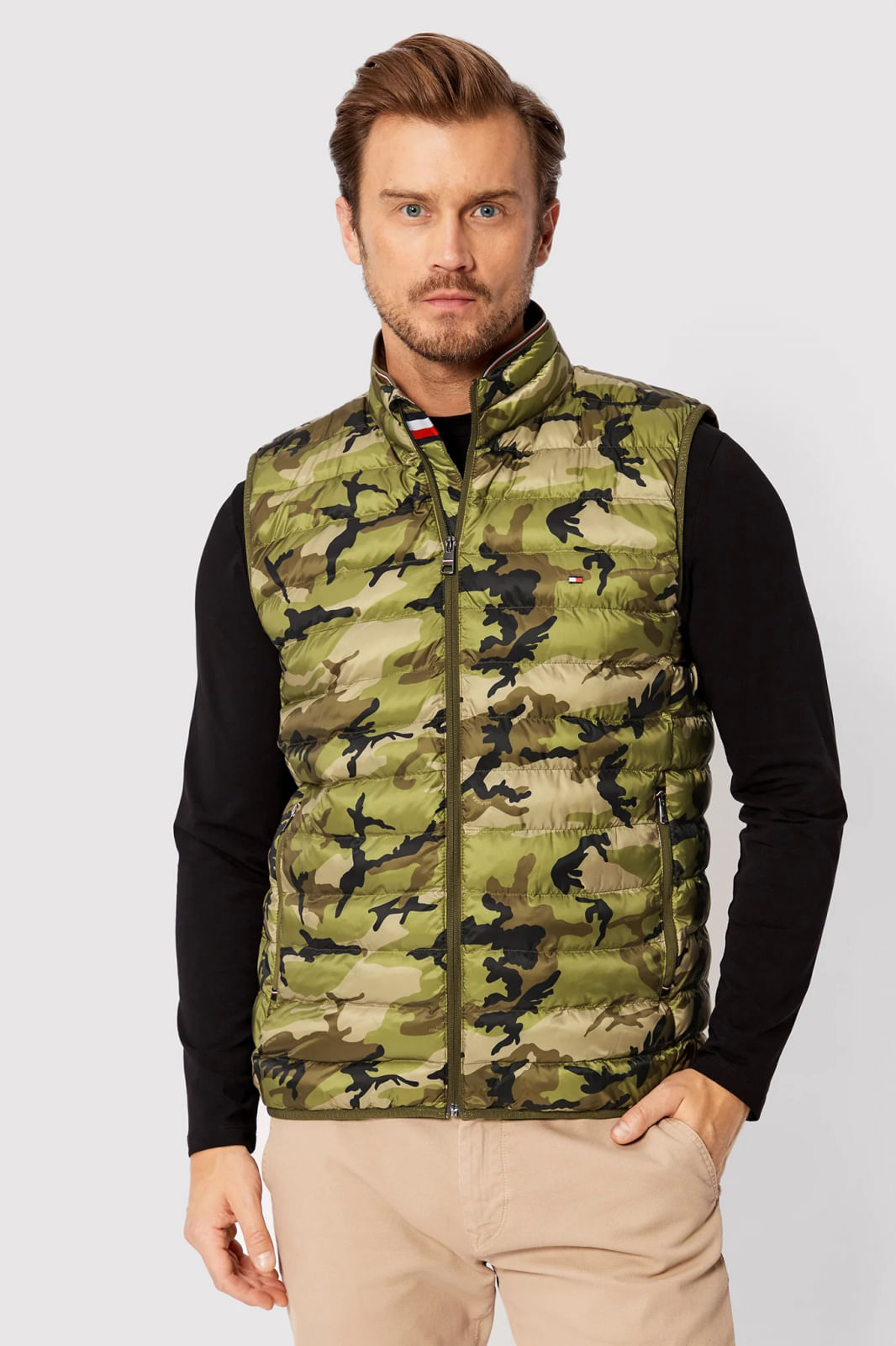 Vesta barbati Tommy Hilfiger MW0MW18762 Camuflaj