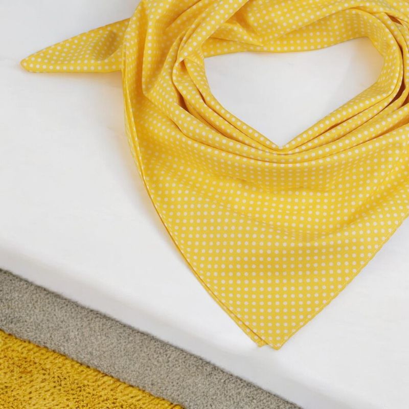 Fashion, accesorii si bijuterii - Femei - Accesorii femei - Esarfe si fulare femei - Esarfa din bumbac Crisalida, imprimeu buline, 65 x 65 cm, Galben - Infinity.ro