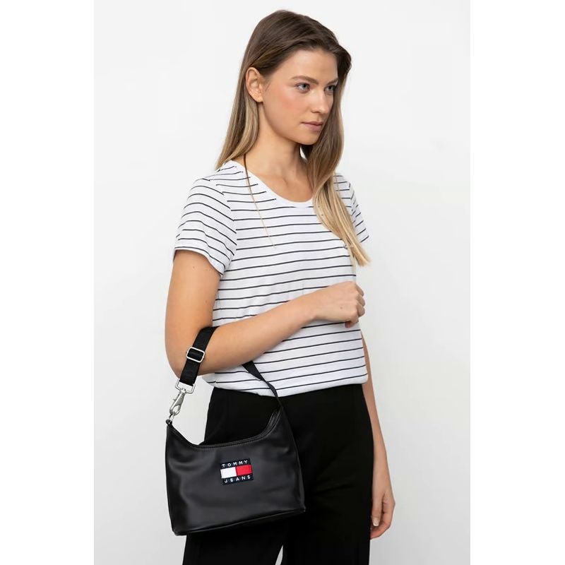Fashion, accesorii si bijuterii - Femei - Accesorii femei - Genti si rucsacuri femei - Geanta dama Tommy Jeans Heritage Shoulder AW0AW12557 Negru 23 x 19 x 10 cm - Infinity.ro