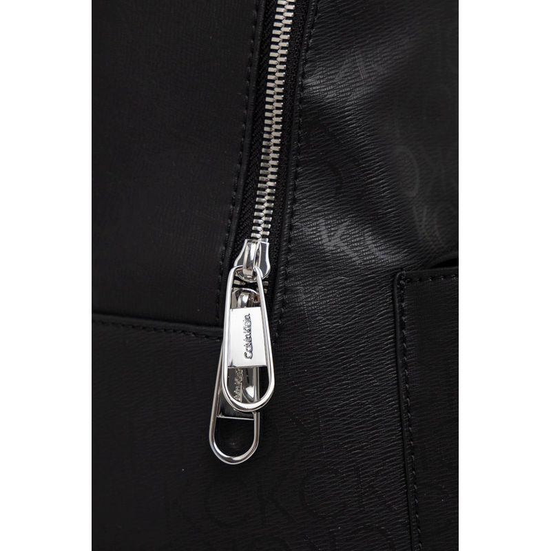 Fashion, accesorii si bijuterii - Barbati - Accesorii barbati - Genti si rucsacuri barbati - Rucsac Calvin Klein Minimalism Mono Flap Pckt Bp K50K509277 Negru 43 x 30 x 17 cm - Infinity.ro