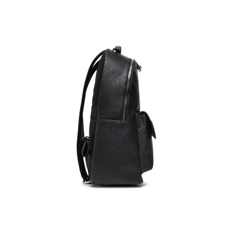 Fashion, accesorii si bijuterii - Barbati - Accesorii barbati - Genti si rucsacuri barbati - Rucsac Calvin Klein Minimalism Mono Flap Pckt Bp K50K509277 Negru 43 x 30 x 17 cm - Infinity.ro
