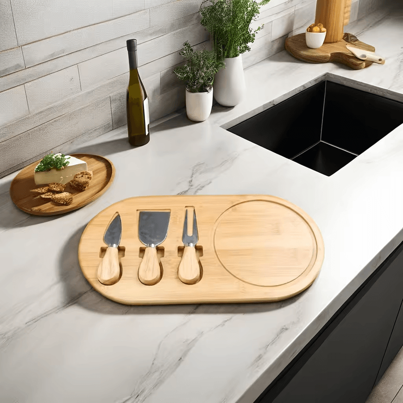 Casa si Gradina - Bucatarie si vesela - Vesela si tacamuri - Platouri de bucatarie - Set platou de branzeturi cu 3 ustensile pentru servire, Oval, din lemn, dimensiuni 36x18x1,5 cm  ABYZ™ - Infinity.ro
