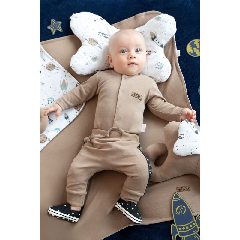 Fashion, accesorii si bijuterii - Copii - Imbracaminte copii - Body-uri copii - Body cu maneca lunga (182102) Colectia "Star" 2021 Maro Marimea 62 - Infinity.ro