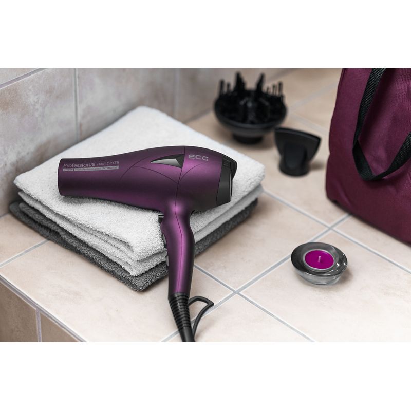 Ingrijire personala si Cosmetice - Aparate & accesorii ingrijire personala - Hair styling - Uscatoare de par - Uscator de par ECG VV 3121 Professional cu ionizare, 2100 W, 2 viteze, 3 setari de temperatura - Infinity.ro
