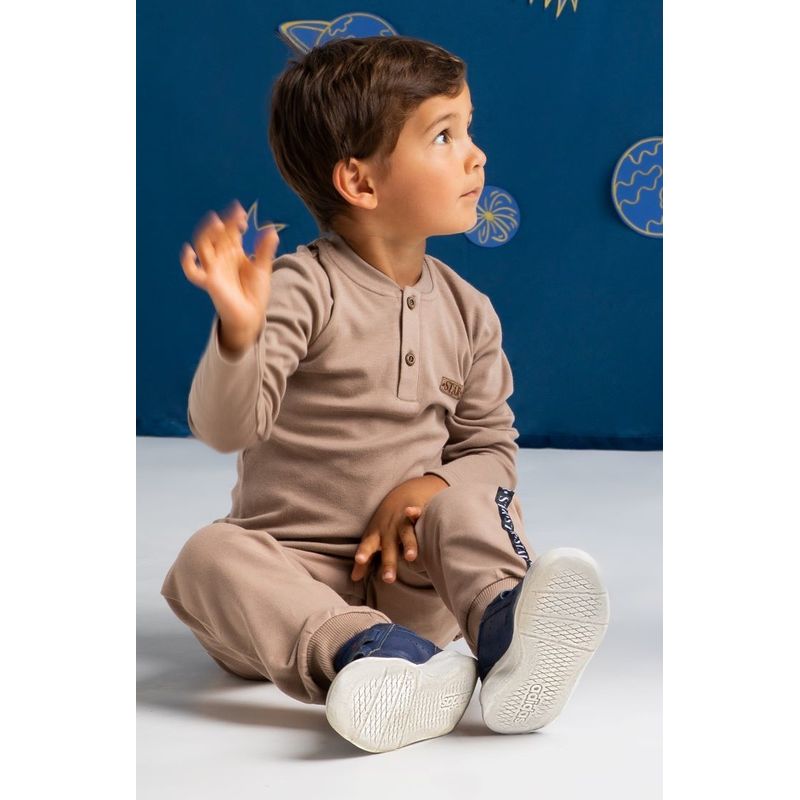 Fashion, accesorii si bijuterii - Copii - Imbracaminte copii - Bluze si camasi copii - Bluza cu maneca lunga (182138) Nicol "Star" Maro Marimea 86 - Infinity.ro