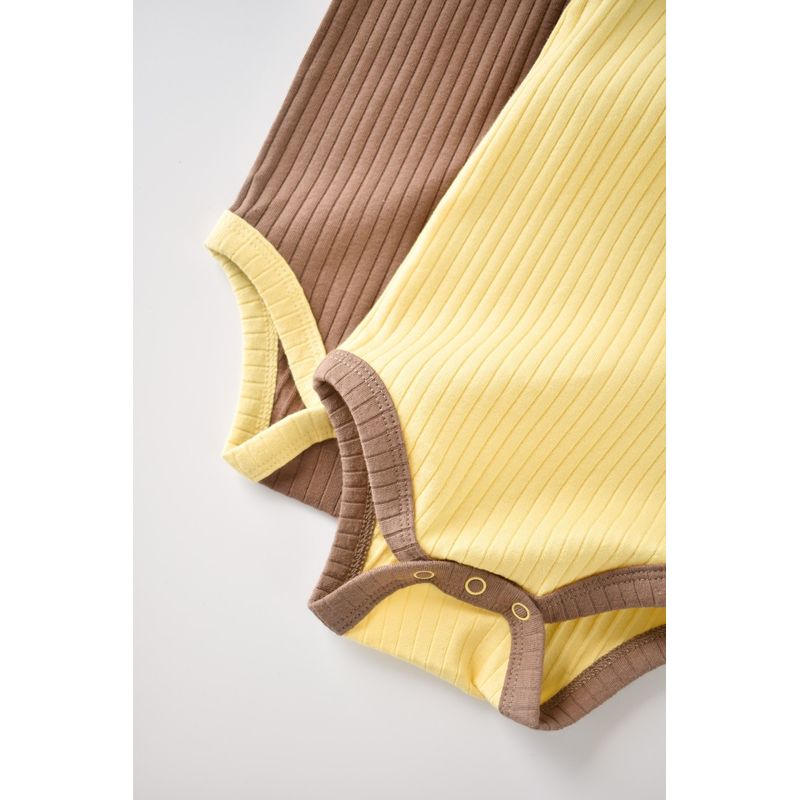 Fashion, accesorii si bijuterii - Copii - Imbracaminte copii - Body-uri copii - Set 2 body-uri fara maneci Ribana Bebe Unisex din bumbac organic si 5%elastan - Vanilie/Maro BabyCosy (Marime: 3-6 Luni) - Infinity.ro