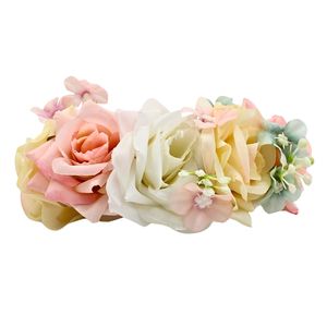 Coronita par culoarea roz cu trandafiri