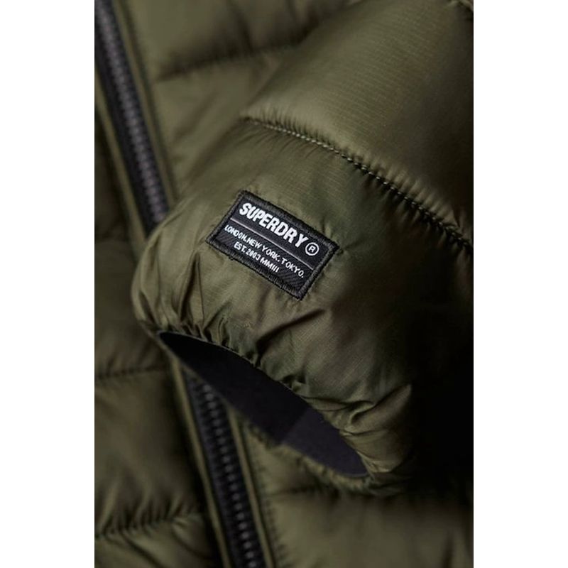 Fashion, accesorii si bijuterii - Barbati - Imbracaminte - Jachete si geci barbati - Geaca barbati Superdry Fuji Puffer M5011821A 2XL INTL Kaki - Infinity.ro