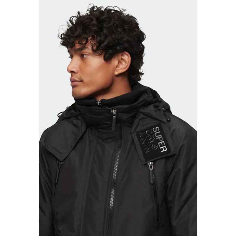 Fashion, accesorii si bijuterii - Barbati - Imbracaminte - Jachete si geci barbati - Geaca barbati Superdry Mountain Windcheater M5011868A L INTL Negru - Infinity.ro