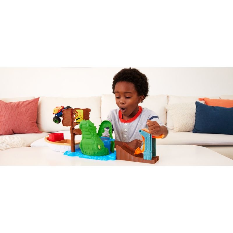 Jucarii, Copii si Bebe - Jucarii si jocuri - Vehicule si jucarii cu telecomanda - Masinute - Hot wheels monster truck color shifters atacul crocodilului - Infinity.ro