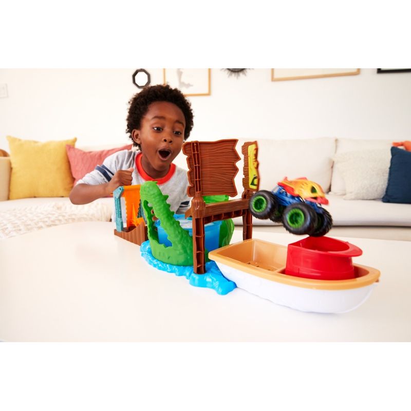 Jucarii, Copii si Bebe - Jucarii si jocuri - Vehicule si jucarii cu telecomanda - Masinute - Hot wheels monster truck color shifters atacul crocodilului - Infinity.ro