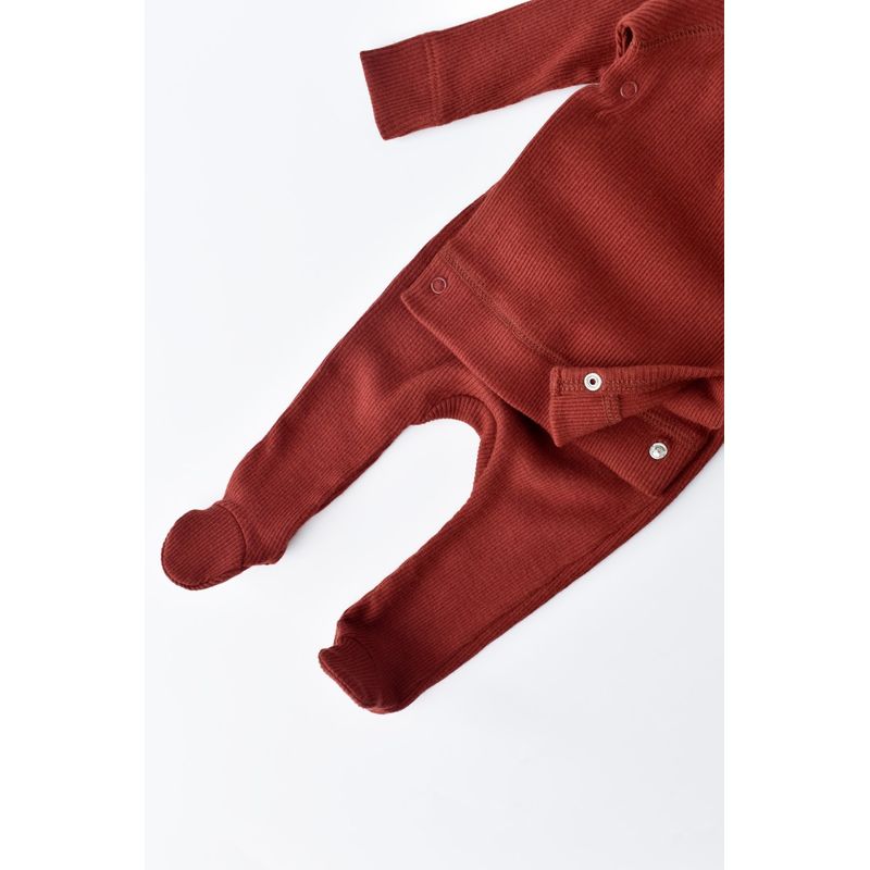 Fashion, accesorii si bijuterii - Copii - Imbracaminte copii - Treninguri si compleuri copii - Set 4 piese: bluza, pantaloni, caciulita si manusi din bumbac organic si modal - Caramiziu, BabyCosy (Marime: 6-9 luni) - Infinity.ro