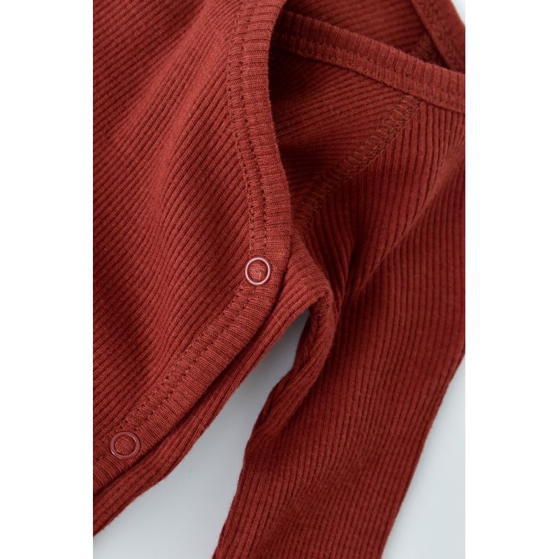 Fashion, accesorii si bijuterii - Copii - Imbracaminte copii - Treninguri si compleuri copii - Set 4 piese: bluza, pantaloni, caciulita si manusi din bumbac organic si modal - Caramiziu, BabyCosy (Marime: 6-9 luni) - Infinity.ro