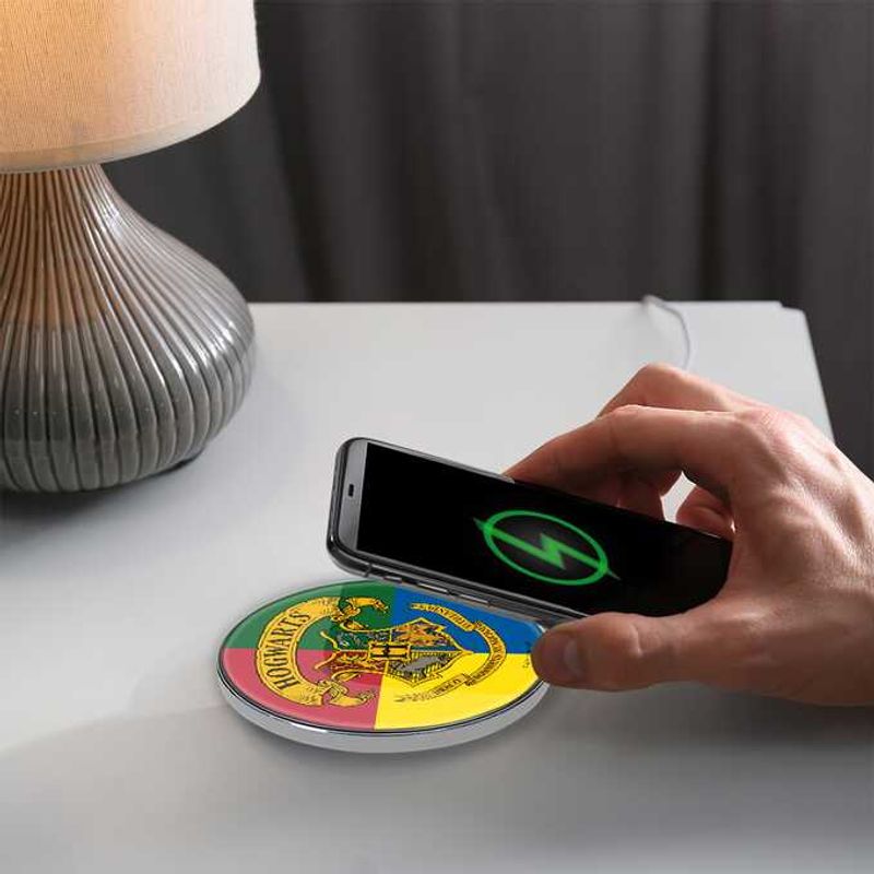 Laptop, Telefoane si Tablete - Telefoane mobile si accesorii - Accesorii Telefoane - Incarcatoare telefoane - Incarcator wireless Fast Charge Harry Potter Hogwarts Multicolor - Infinity.ro
