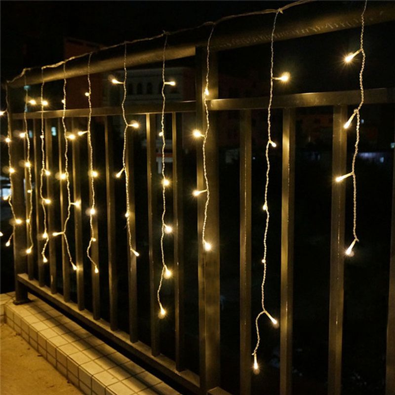 Casa si Gradina - Decoratiuni - Decoratiuni de sezon - Instalatie de Craciun 4,5 m  x 0.7 m, Perdea Franjurata, Alb Cald, 144 leduri, SDX, 6004WW - Infinity.ro