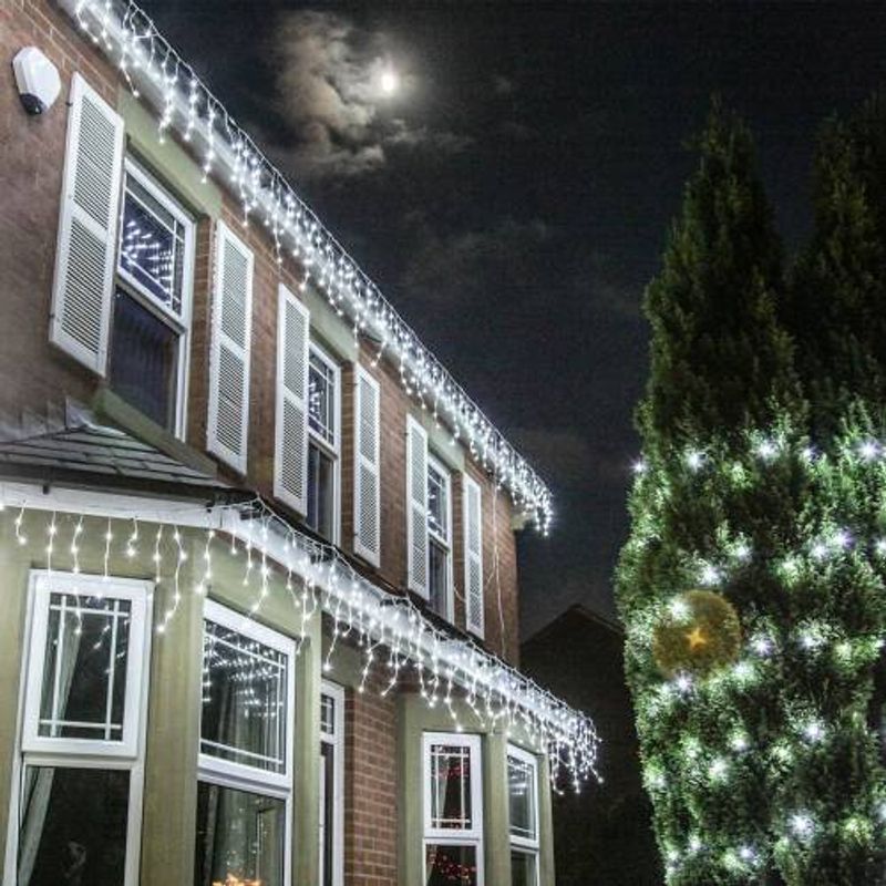 Casa si Gradina - Decoratiuni - Decoratiuni de sezon - Instalatie de Craciun de exterior tip Perdea, 5 m x 1 m, 240 LED-uri, fir negru, cu FLASH, Alb Rece - Infinity.ro
