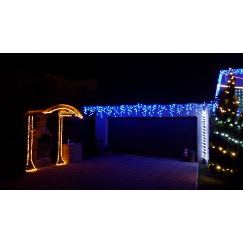 Casa si Gradina - Decoratiuni - Decoratiuni de sezon - Instalatie de Craciun tip Perdea Franjurata, 12 m x 0.7 m, Albastru, 300 LED-uri, interconectabila, fire albe - Infinity.ro