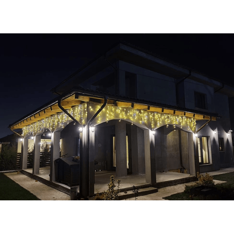 Casa si Gradina - Decoratiuni - Decoratiuni de sezon - Instalatie de Craciun tip Perdea Franjurata, 12 m x 0.7 m, Alb Cald, 300 LED-uri, interconectabila, fire albe - Infinity.ro