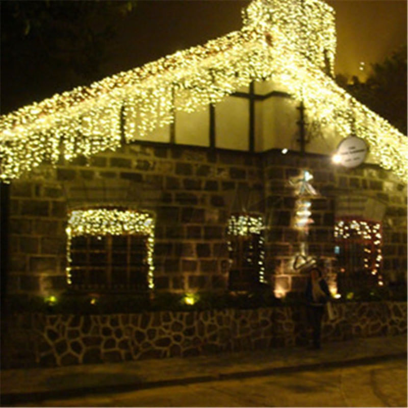 Casa si Gradina - Decoratiuni - Decoratiuni de sezon - Instalatie de Craciun tip Perdea Franjurata, 12 m x 0.7 m, Alb Cald, 300 LED-uri, interconectabila, fire albe - Infinity.ro