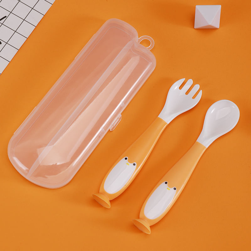 Jucarii, Copii si Bebe - Hrana si alaptare - Biberoane, suzete si accesorii hranire - Articole hranire bebelusi - Set tacamuri lingurita si furculita de antrenament bebelusi si copii, flexibila, model pinguin, portocaliu, bebeLOGIC™ - Infinity.ro