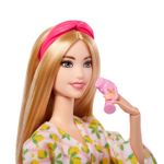 Jucarii, Copii si Bebe - Jucarii si jocuri - Papusi si accesorii - Papusi - Barbie set de joaca cu accesorii papusa barbie o zi la spa - Infinity.ro