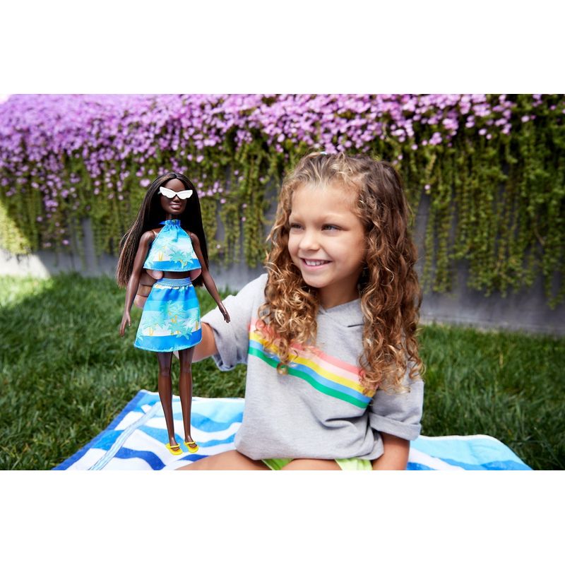 Jucarii, Copii si Bebe - Jucarii si jocuri - Papusi si accesorii - Papusi - Barbie travel papusa barbie aniversare 50 de ani malibu bruneta - Infinity.ro