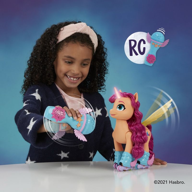 Jucarii, Copii si Bebe - Jucarii si jocuri - Figurine - My little pony canta si patineaza cu sunny - Infinity.ro