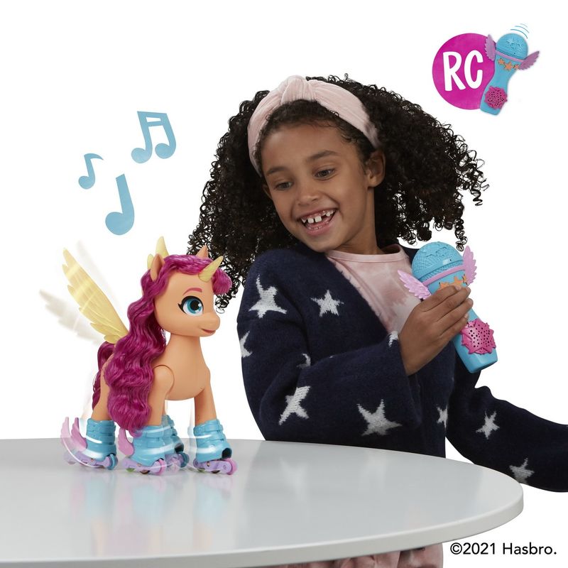 Jucarii, Copii si Bebe - Jucarii si jocuri - Figurine - My little pony canta si patineaza cu sunny - Infinity.ro