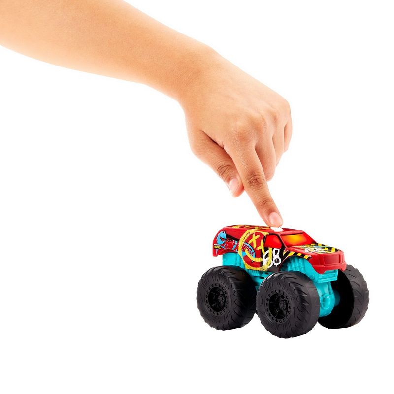 Jucarii, Copii si Bebe - Jucarii si jocuri - Vehicule si jucarii cu telecomanda - Masinute - Hot wheels monster truck roarin wreckers demo derby cu functii si sunete scara  1:43 - Infinity.ro