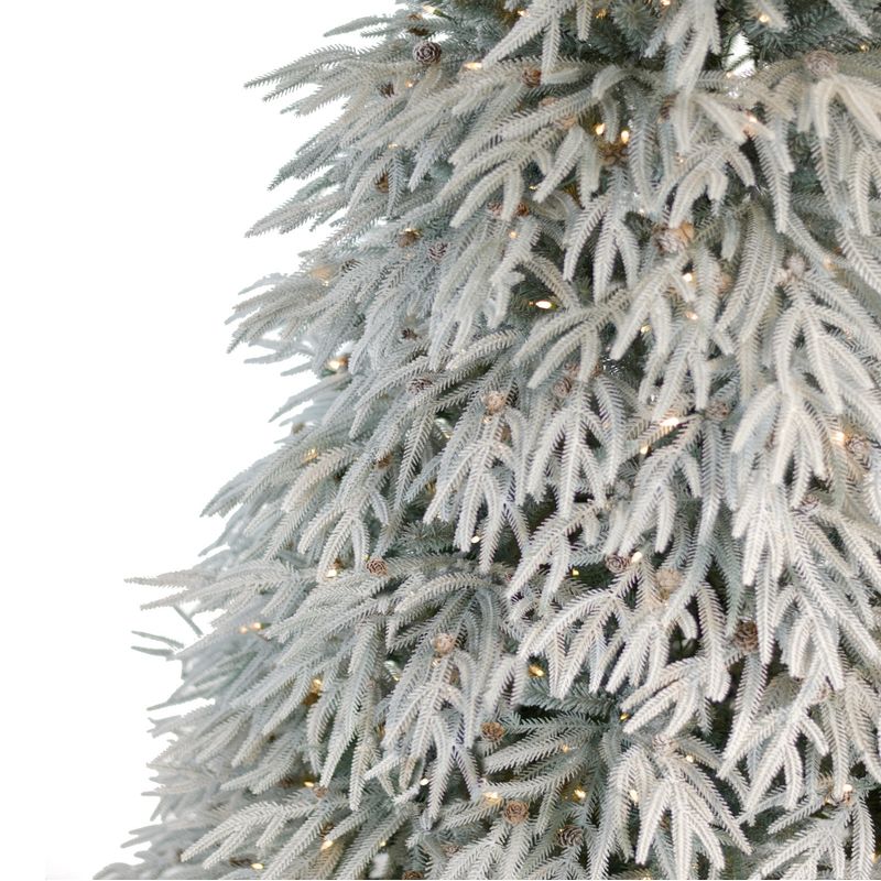 Casa si Gradina - Decoratiuni - Decoratiuni de sezon - Brad artificial Snowy River cu zapada si lumini, PE, 198 cm, 600 leduri - Infinity.ro