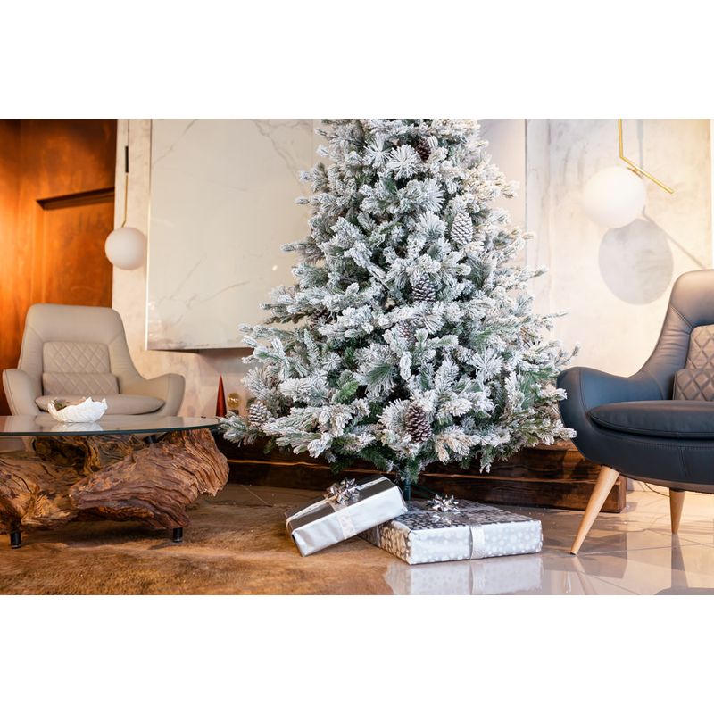 Casa si Gradina - Decoratiuni - Decoratiuni de sezon - Brad artificial Premium Alaska cu zapada si conuri de brad, 150 cm - Infinity.ro