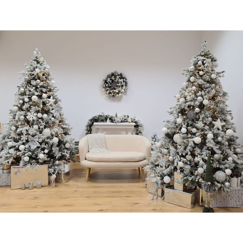 Casa si Gradina - Decoratiuni - Decoratiuni de sezon - Brad artificial Premium Alaska cu zapada si conuri de brad, 150 cm - Infinity.ro