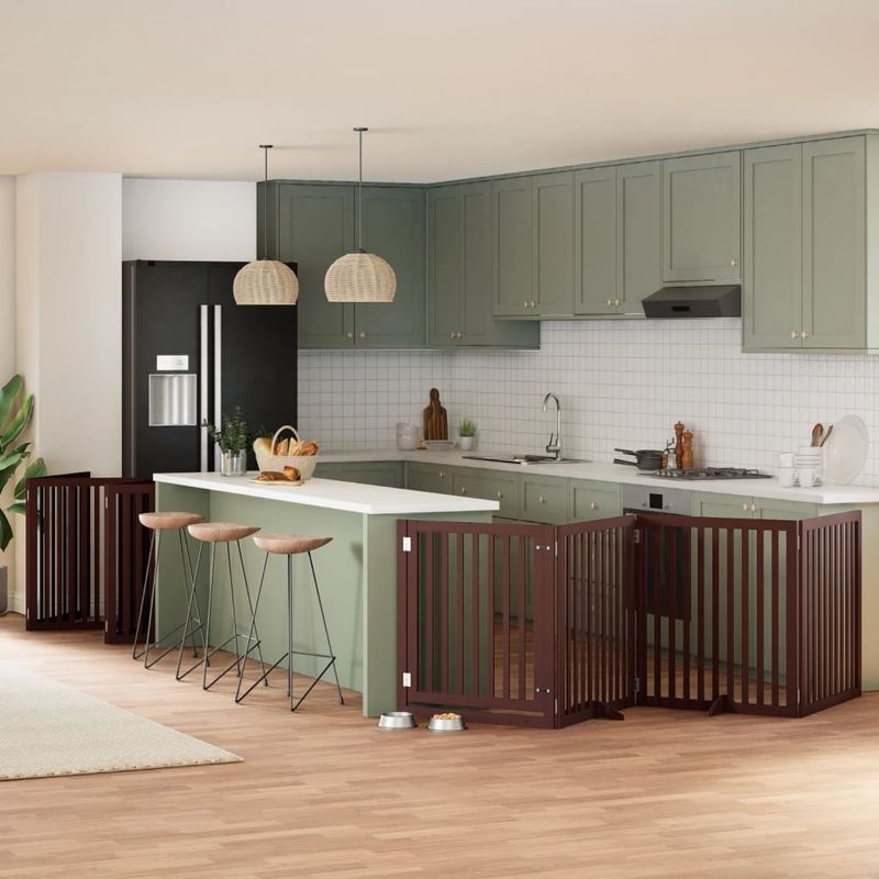 Petshop - Accesorii petshop - Culcusuri si custi - Custi interior si exterior - Poarta caini pliabila cu usa 12 panouri maro 960 cm, lemn plop - Infinity.ro