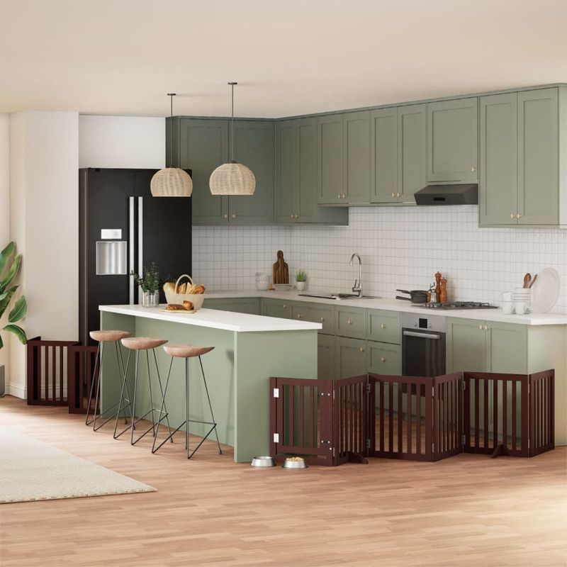 Petshop - Accesorii petshop - Culcusuri si custi - Custi interior si exterior - Poarta caini pliabila cu usa 15 panouri maro 750 cm, lemn plop - Infinity.ro