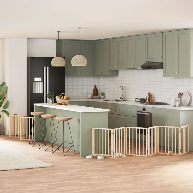 Petshop - Accesorii petshop - Culcusuri si custi - Custi interior si exterior - Poarta de caini pliabila cu usa, 12 panouri, 600 cm, lemn plop - Infinity.ro