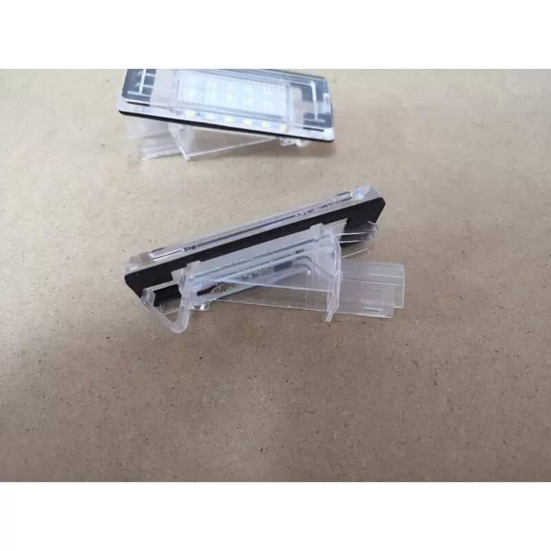 Auto si Moto - Piese auto si accesorii - Caroserie - Faruri, stopuri si proiectoare - Lampi numar LED Duster 1, 2010-2016 - Infinity.ro