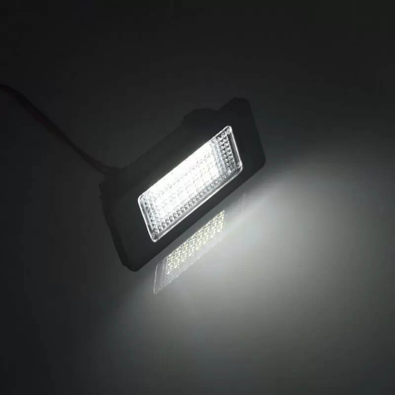 Auto si Moto - Piese auto si accesorii - Caroserie - Faruri, stopuri si proiectoare - Lampi numar LED VW Passat break, Golf break, Touareg, Sharan, Jetta - Infinity.ro