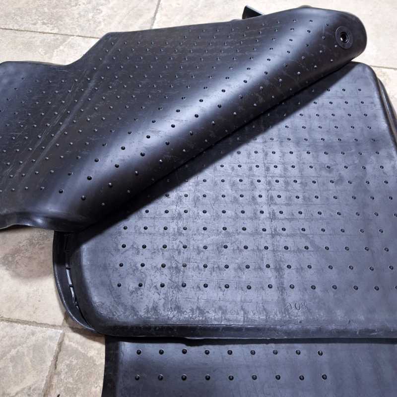 Auto si Moto - Intretinere auto - Covorase auto - Presuri cauciuc covorase Audi A4 B7, A4 B6, set 4 buc - Infinity.ro