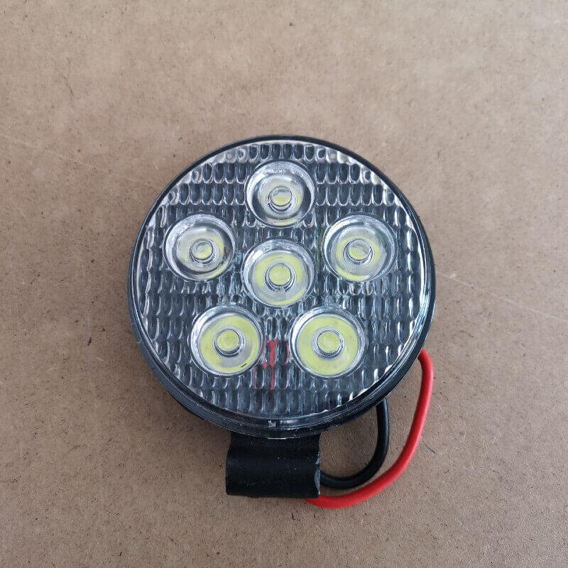 Auto si Moto - Piese auto si accesorii - Caroserie - Faruri, stopuri si proiectoare - Proiector led 18W mini, rotund, Off Road, 6 LED - Infinity.ro