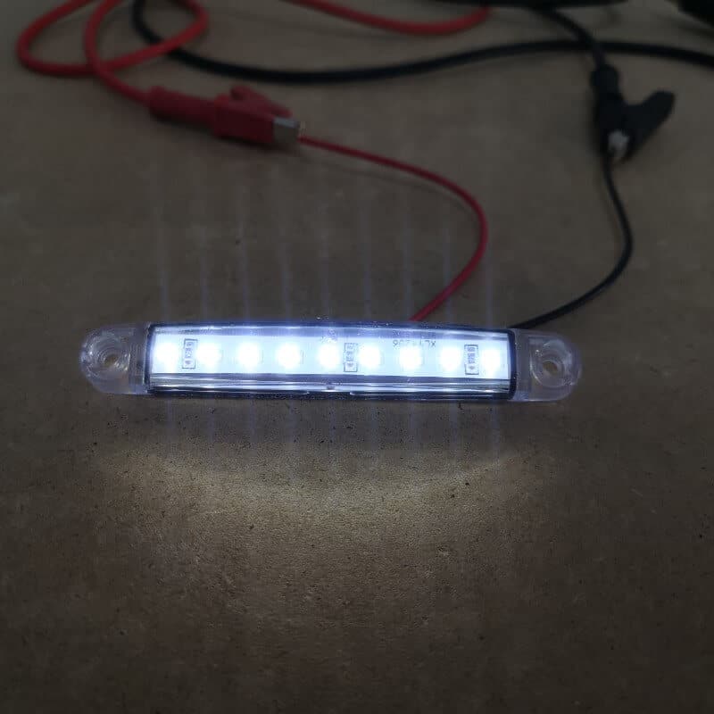 Auto si Moto - Piese auto si accesorii - Caroserie - Faruri, stopuri si proiectoare - Set 4 lampi gabarit laterale albe, 9SMD, 12-24V - Infinity.ro