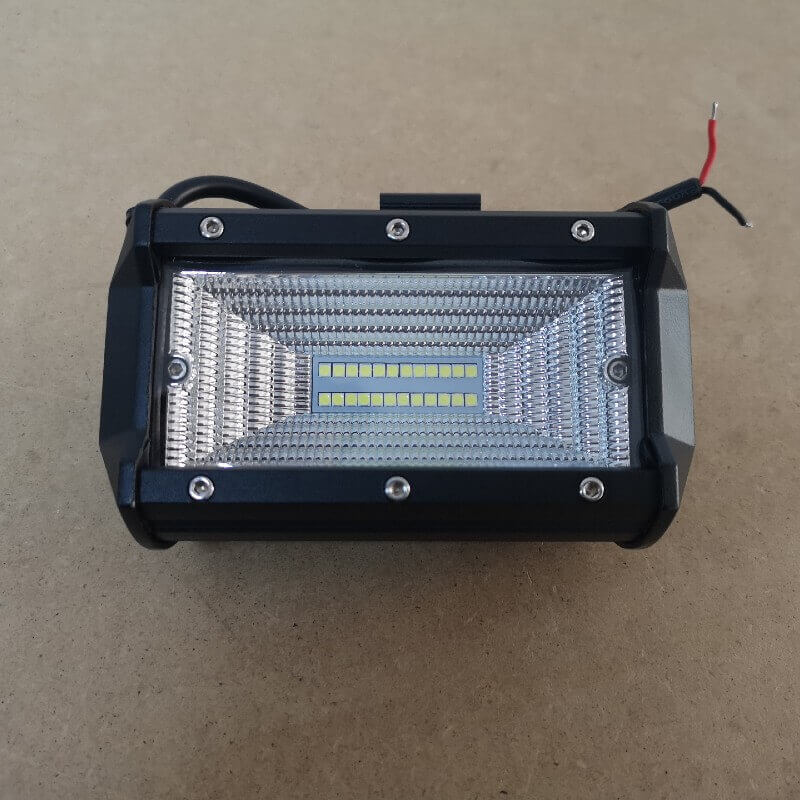 Auto si Moto - Piese auto si accesorii - Caroserie - Faruri, stopuri si proiectoare - Proiector led 72W dreptunghi, Off Road, utilaje, tractor, ATV, model C2CR - Infinity.ro