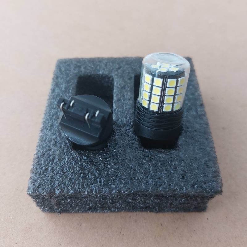 Auto si Moto - Electrice auto - Iluminare si semnalizare - Becuri auto - Set 2 becuri led T20 2 faze, compatibile Duster, lumina alba, BG54 - Infinity.ro