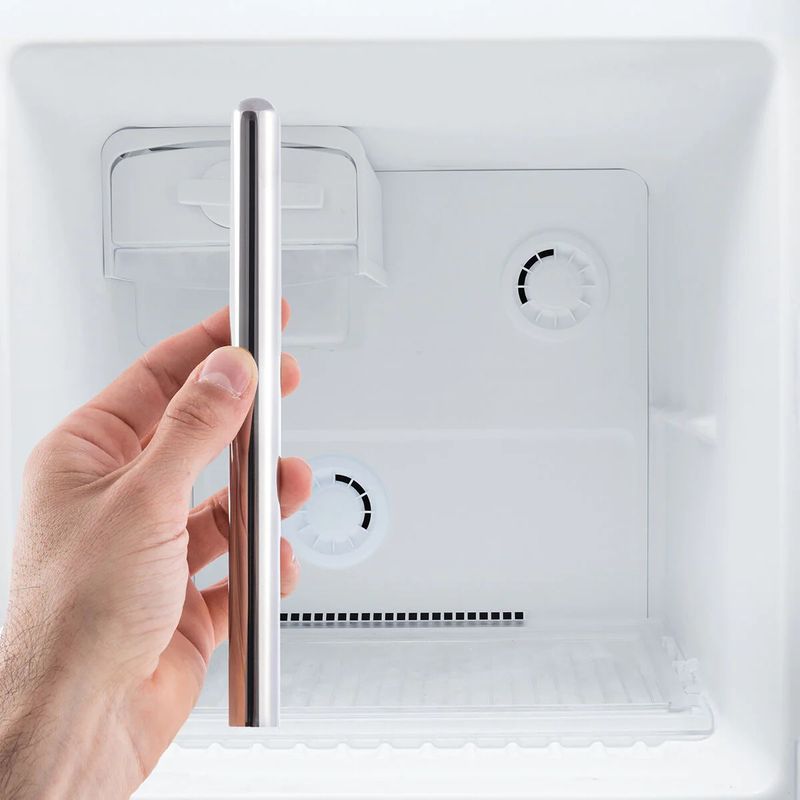 Casa si Gradina - Bucatarie si vesela - Accesorii bar - Carafe si decantoare - Decantor de vin si aerator pentru vin cu tija  inoxidabila pentru mentineraea rece a vinului - Infinity.ro