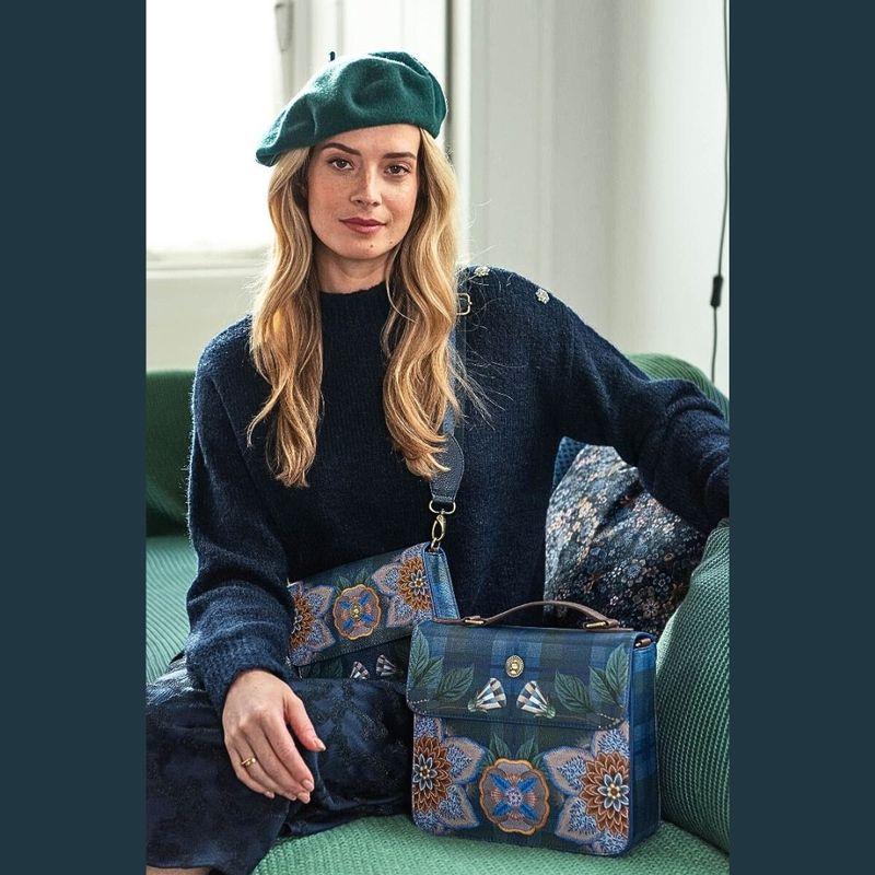 Fashion, accesorii si bijuterii - Femei - Accesorii femei - Genti si rucsacuri femei - Geanta Frances crossbody, Dark Blue, 25x9x21,5 cm, colectia Flores Felices - Infinity.ro