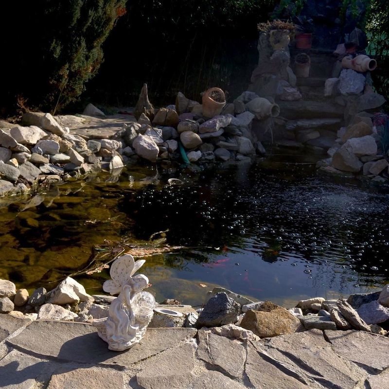 Casa si Gradina - Gradina si terasa - Decoratiuni exterior - Ornamente gradina - Decoratiune gradina, polirasina, lampa solara, inger, 12x15x22 cm - Infinity.ro